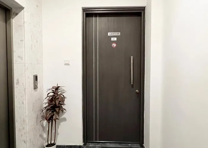 Albert's St. Lazarus 401 Λάρνακα